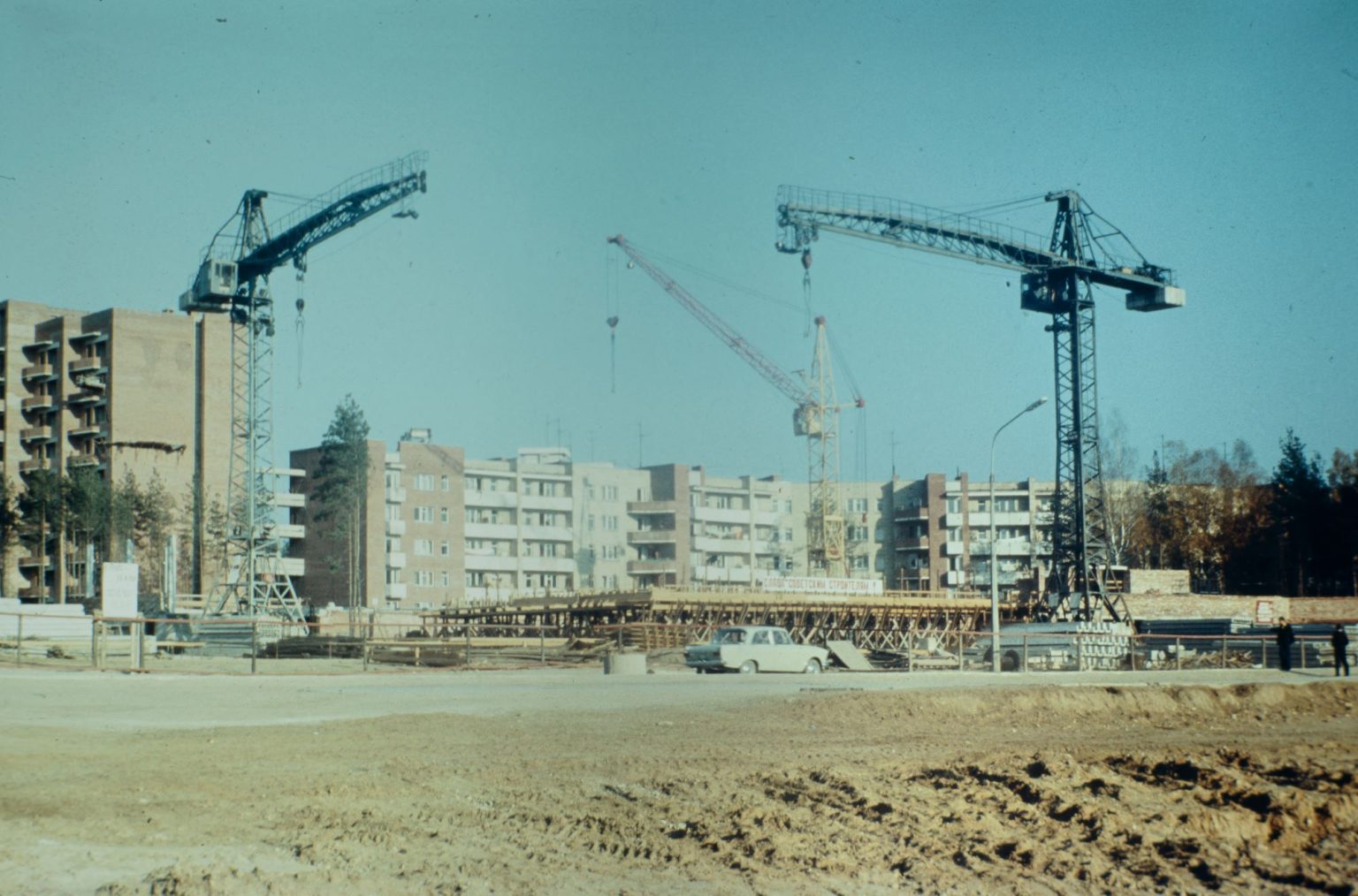Prekybos centro „Ežerynas“ statyba. 1980 m. Vasilijaus Čiupčenko nuotr.